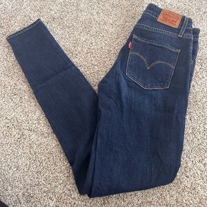 levi’s 721 like new, only wore a couple times. no stretch, true to size